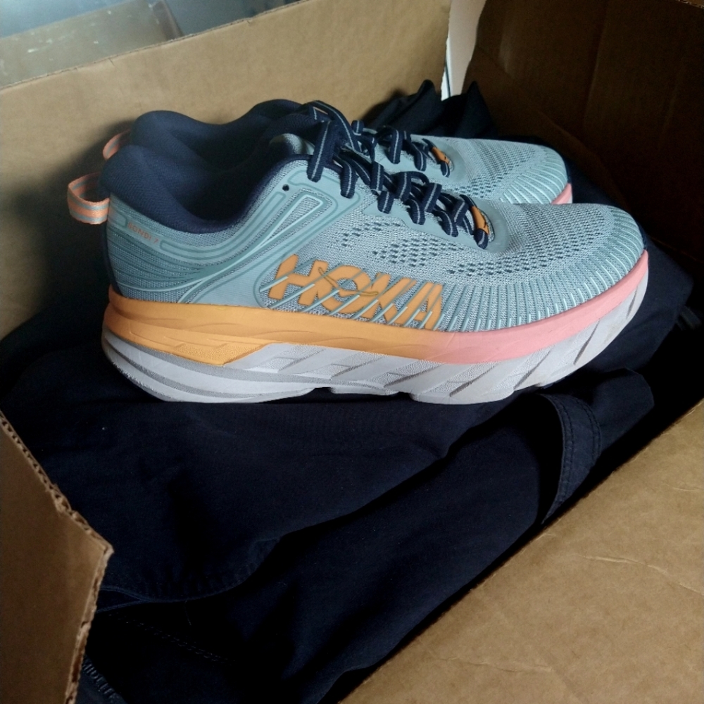 Woman's, Hoka one one, Bondi 7 running shoes - size 7
